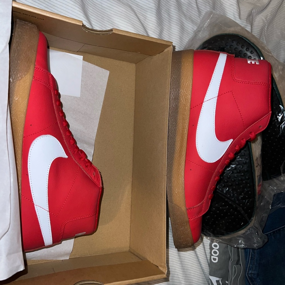 Nike Blazer SB Red X White w/ gum soles! Size 10M or 11.5W Brand New